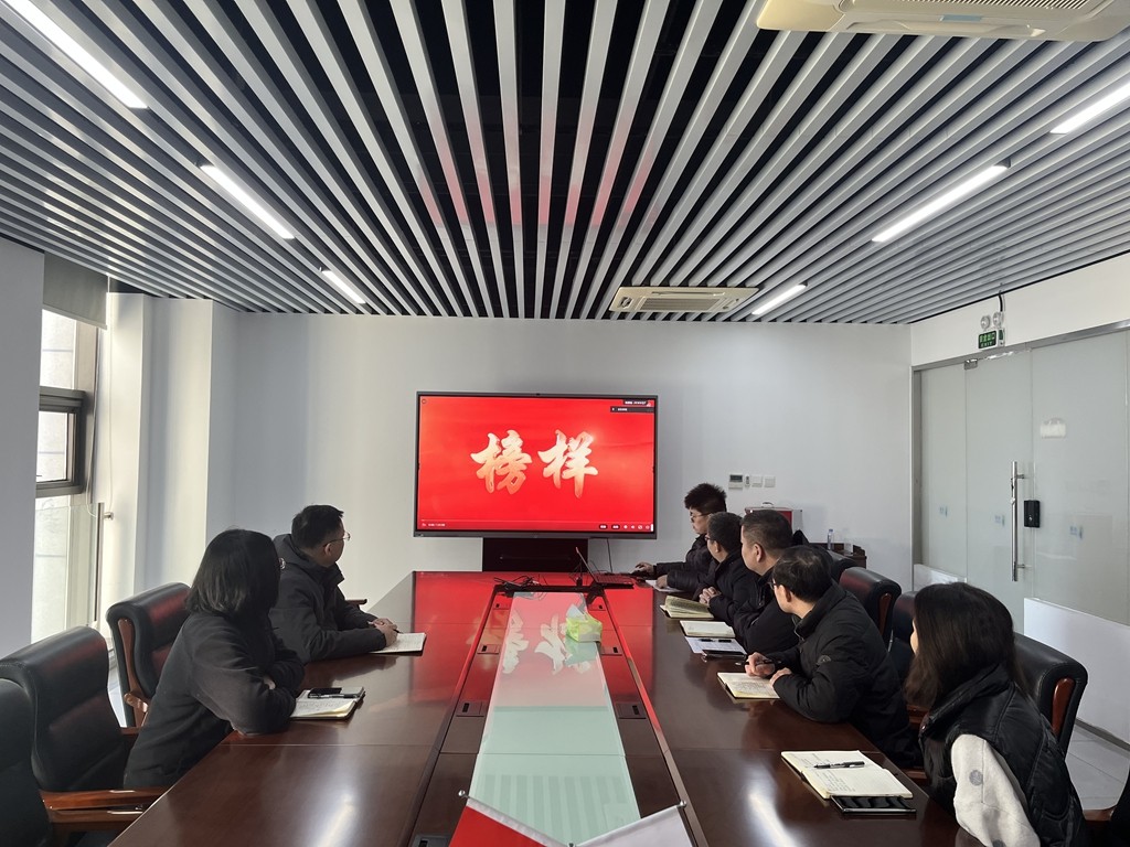 1739526564568431.jpg 龙能公司榜样9配图.jpg